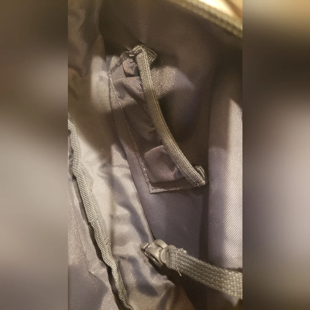 NWOT Adidas Waist Bag π - Picture 5 of 6